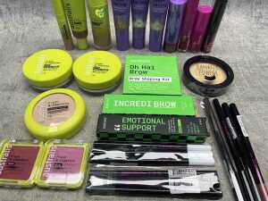 Group of Australis beauty products - 4