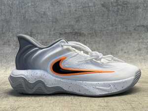 Nike Giannis Immortality 4 size US 8 Men's - 2