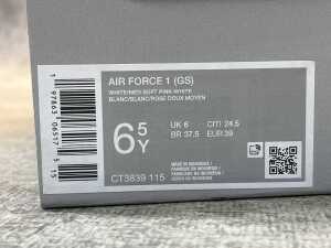 Nike Air Force 1 GS size US 6.5 Youth - 5