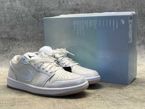 Nike Air Jordan 1 Low SE Chinese New Year size US 9 Women's