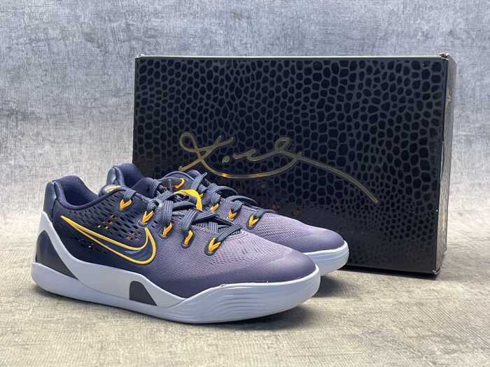 Nike Kobe IX Low EM (GS) size US 6 Youth