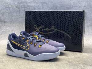 Nike Kobe IX Low EM (GS) size US 6 Youth