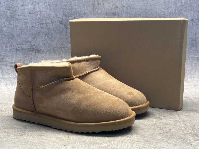 Outback Clothing Co. Ugg Ultra Mini Boot size US 10 Women's