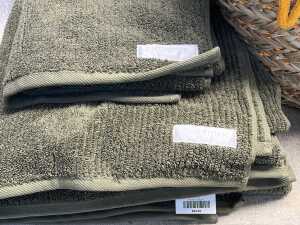 Group of homewares - 2