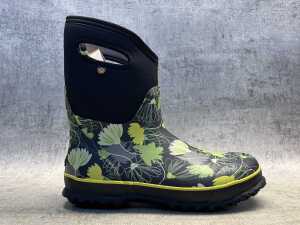 Bogs Classic Mid Tulip boots size US 10 Women's - 2