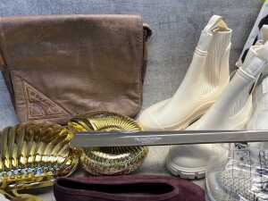 Group of Women's accessories - 2