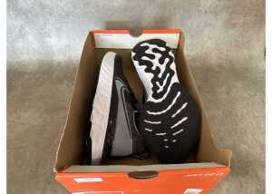 Nike React Infinity Run Flyknit Black White, Men's US 12* - 5