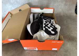 Nike React Infinity Run Flyknit Black White, Men's US 12 - 5