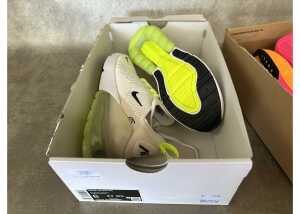 Nike Air Max 270, Women's US 6* - 5