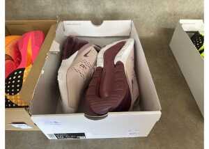 Nike Air Max 270, Women's US 10* - 5