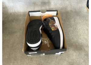 Nike Air Jordan 1 Low 'Hologram', Kids US 4Y* - 5