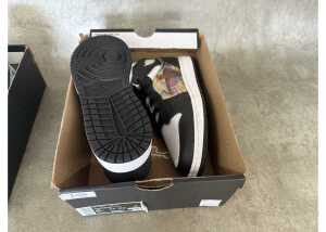 Nike Air Jordan 1 Mid 'Hologram', Kids US 6Y* - 5