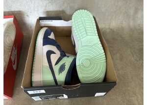 Nike Air Jordan 1 Mid 'Mystic Navy Mint Foam', Kids US 4Y* - 5