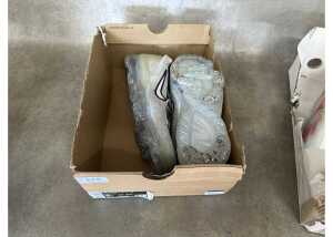 Nike Air VaporMax 2021 Flyknit 'White Metallic Silver', Kids US 6Y* - 5