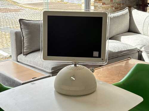 2 · Apple iMac G4 All in one desktop computer