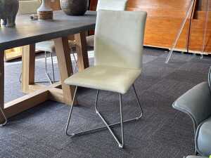 Nick Scali five-piece dining suite - 4