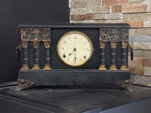 Antique Sessions lacquer mantel clock
