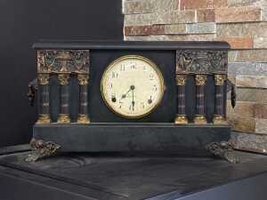 Antique Sessions lacquer mantel clock