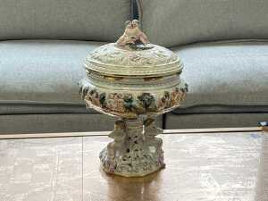 Capodimonte ceramic lidded centrepiece bowl
