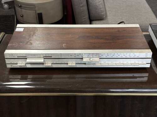 Bang and Olufsen Beomaster 901 stereo receiver