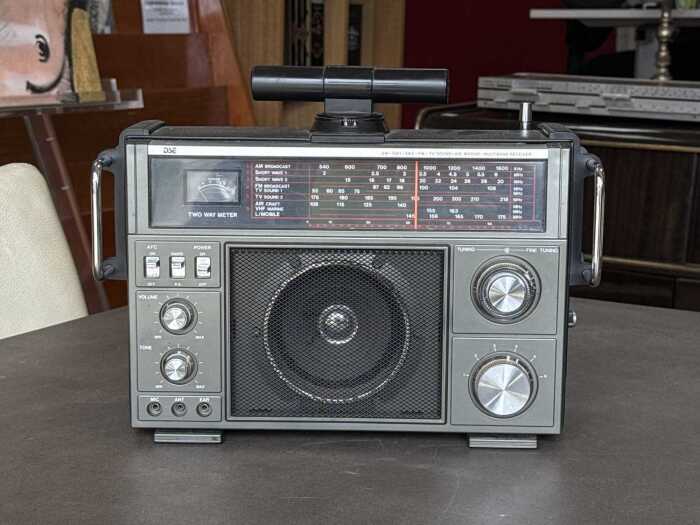 Dick Smith Electronics multiband radio receiver