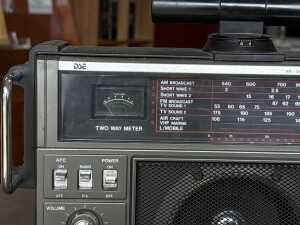 Dick Smith Electronics multiband radio receiver - 2