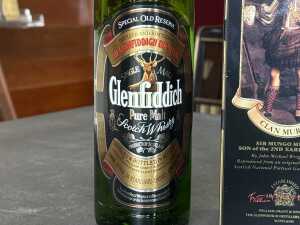 Glenfiddich Clan Murray Pure Malt Scotch Whisky in presentation tin - 2