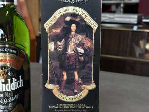 Glenfiddich Clan Murray Pure Malt Scotch Whisky in presentation tin - 4
