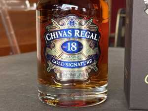 Chivas Regal 18yo Gold Signature blended Scotch whisky in original box - 2