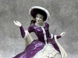 Royal Doulton Christmas Day 2004 porcelain figure in original box - 2