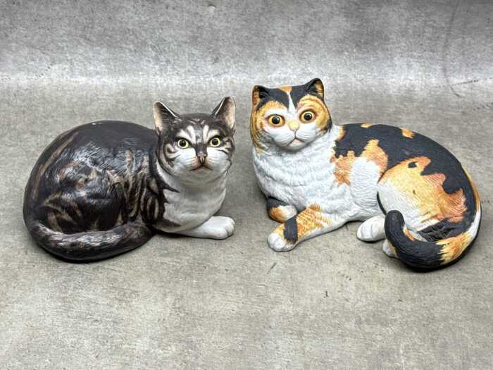 Two Franklin porcelain hand-painted cat figures by Eric Tenney