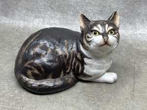 Two Franklin porcelain hand-painted cat figures by Eric Tenney - 3