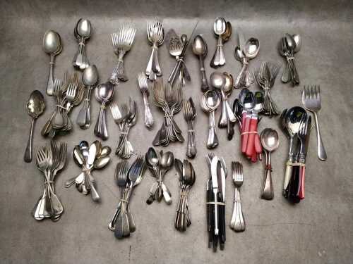 Assorted cutlery, mainly silver plated