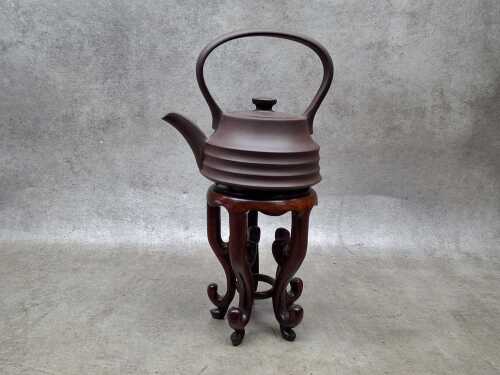 Two Chinese decorative items