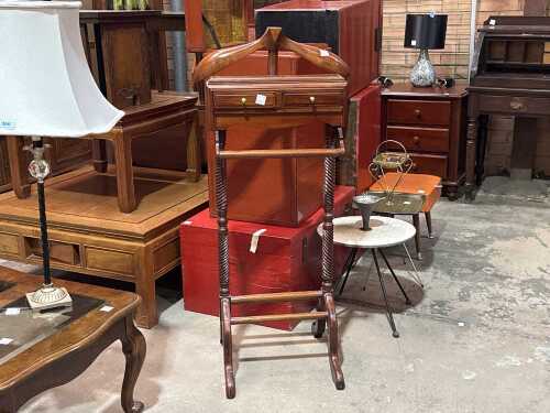 Vintage mahogany gentleman's valet stand