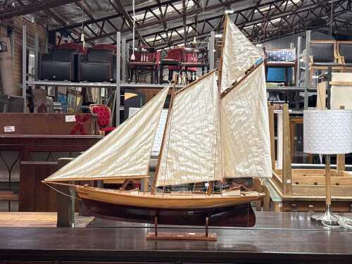 Model yacht