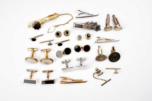Collection of vintage men's jewellery