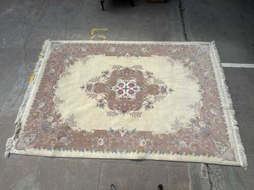 Floral medallion floor rug