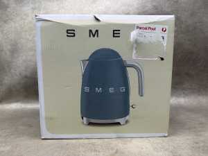 SMEG Kettle blue RRP $249