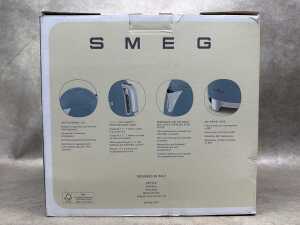 SMEG Kettle blue RRP $249 - 3