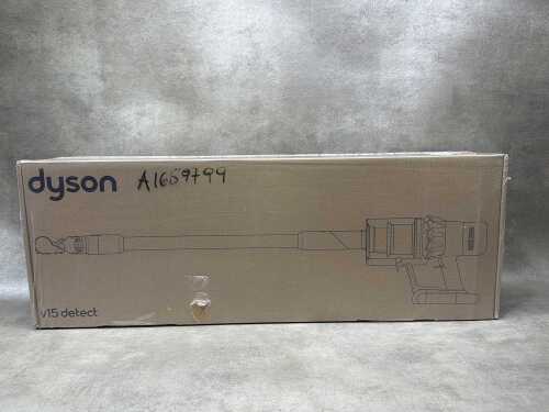 Dyson v15 Detect Absolute RRP $899