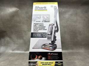 Shark Duo Clean Vacuum Cleaner RRP $379