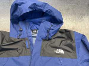 The North Face spray jacket size XL - 2