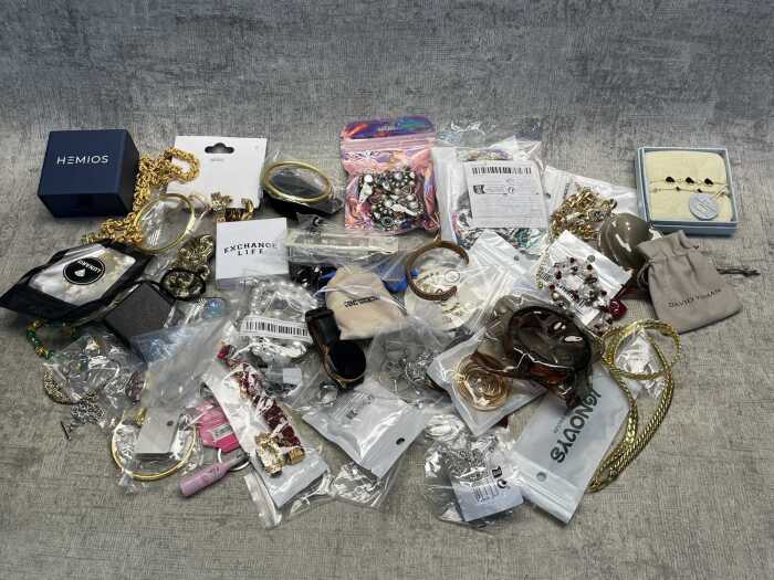 Group of Women's jewellery