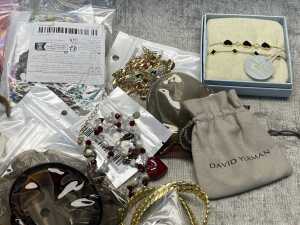 Group of Women's jewellery - 3