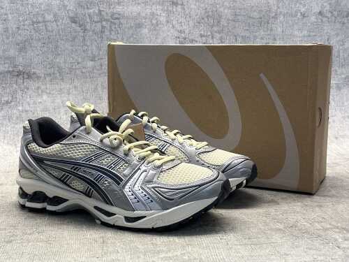 Asics Gel-Kayano 14 size US 7 Men's
