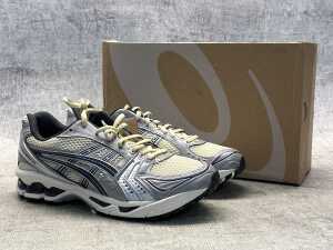 Asics Gel-Kayano 14 size US 7 Men's