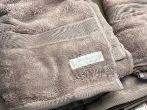 Eight Sheridan Ultra Light Luxury bath towels - 2