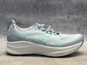 Asics Gel-Kayano 32 size US 9 Men's - 2