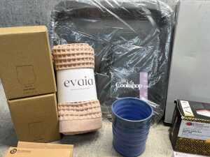Group of homewares - 2